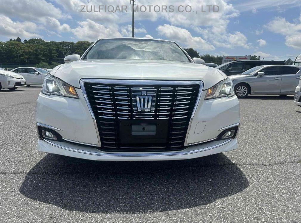 TOYOTA CROWN 2018 Image 7