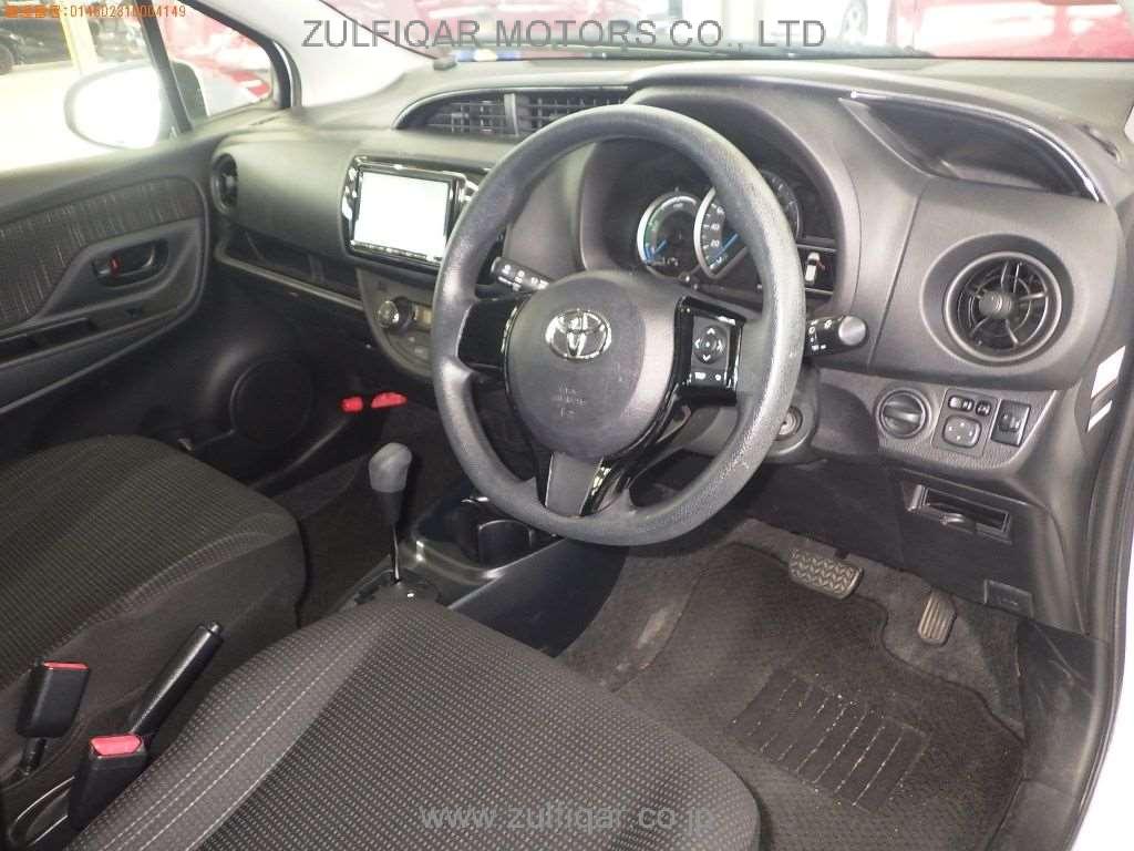 TOYOTA VITZ 2018 Image 5