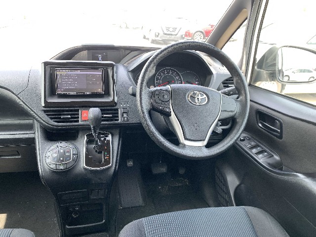 TOYOTA VOXY 2020 Image 19