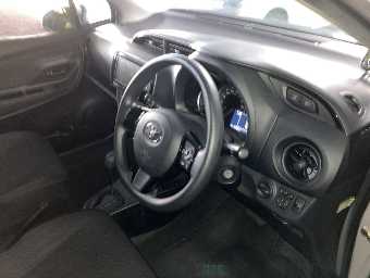 TOYOTA VITZ 2019 Image 5