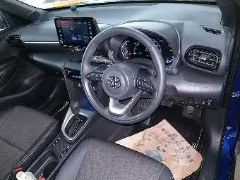TOYOTA YARIS CROSS 2023 Image 3