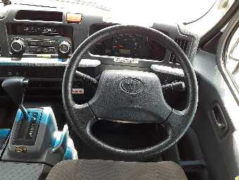 TOYOTA COASTER 2017 Image 8