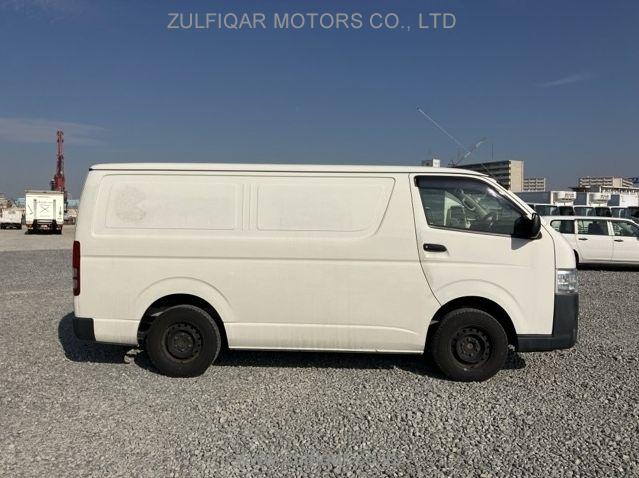 TOYOTA HIACE 2015 Image 23