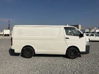 TOYOTA HIACE 2015 Image 17