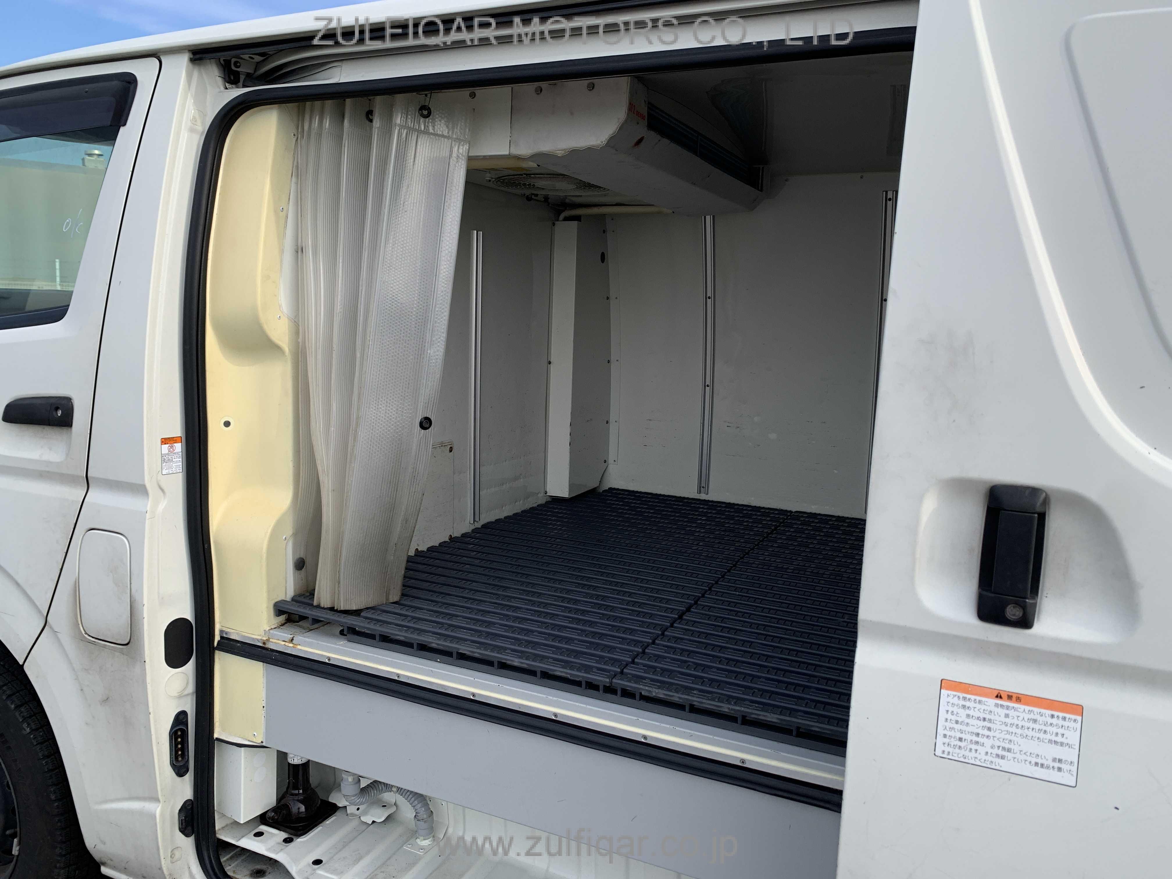 TOYOTA HIACE 2015 Image 26