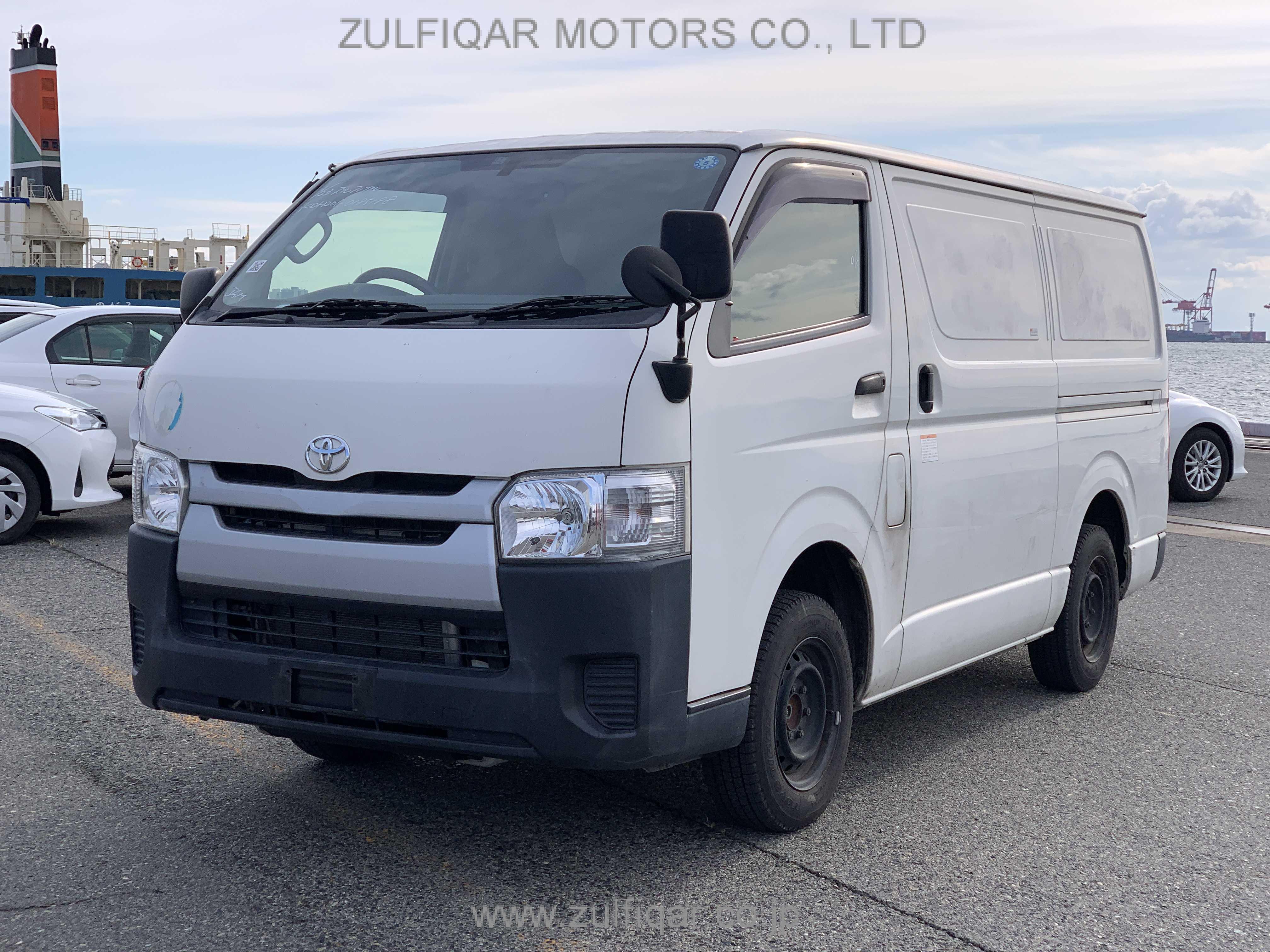 TOYOTA HIACE 2015 Image 30