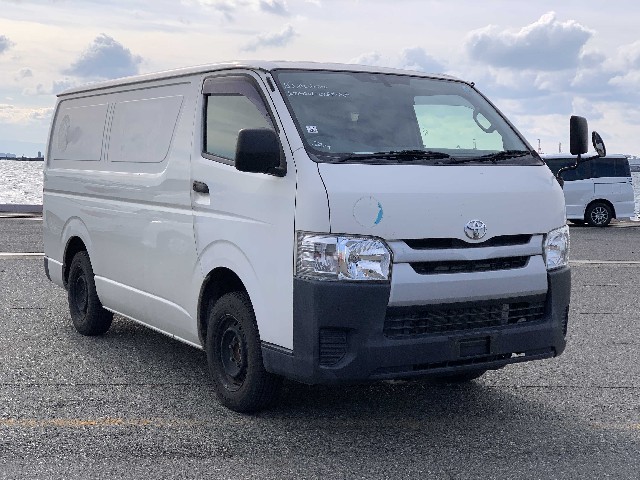 TOYOTA HIACE 2015 Image 31