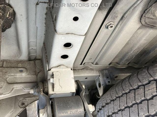 TOYOTA HIACE 2015 Image 7