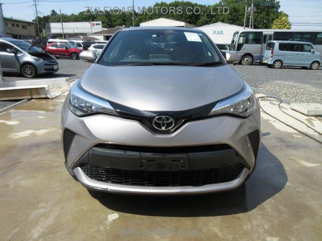 TOYOTA C-HR 2020 Image 2