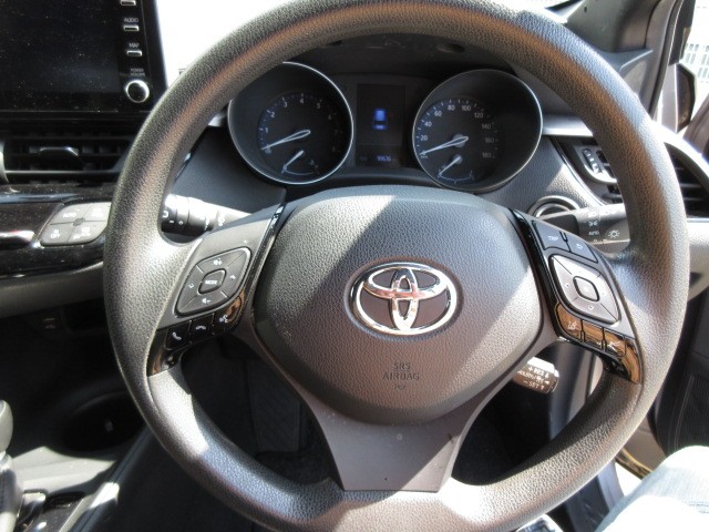 TOYOTA C-HR 2020 Image 21