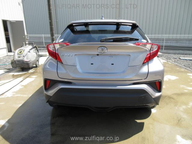 TOYOTA C-HR 2020 Image 4