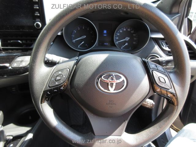 TOYOTA C-HR 2020 Image 21