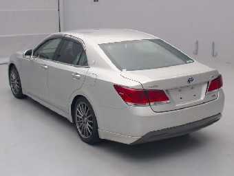 TOYOTA CROWN HYBRID 2015 Image 4