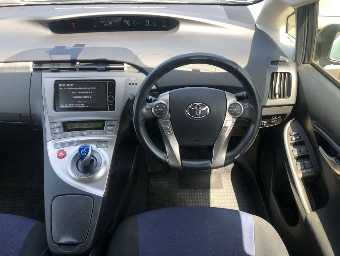 TOYOTA PRIUS PHV 2013 Image 6