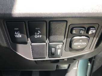 TOYOTA PRIUS PHV 2013 Image 8