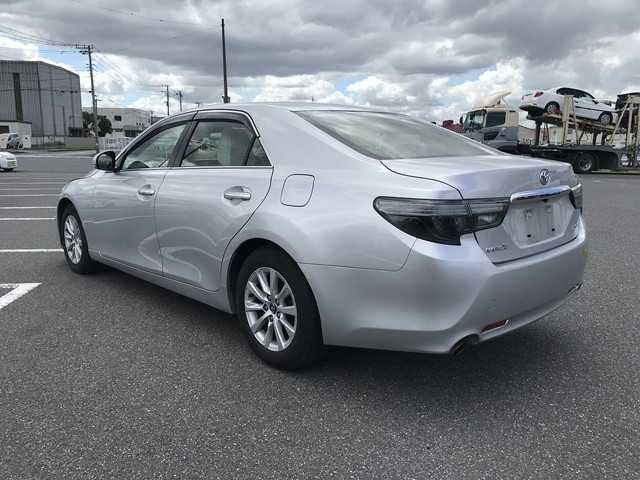 TOYOTA MARK X 2018 Image 19