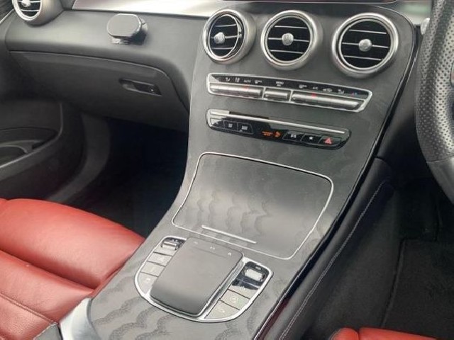 MERCEDES AMG GLC 2020 Image 25