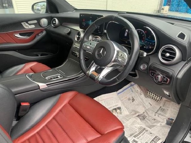 MERCEDES AMG GLC 2020 Image 29