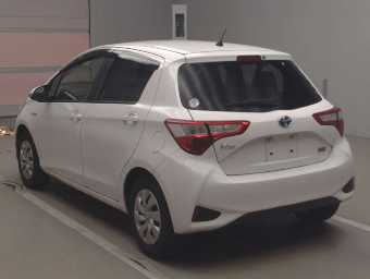 TOYOTA VITZ 2019 Image 4
