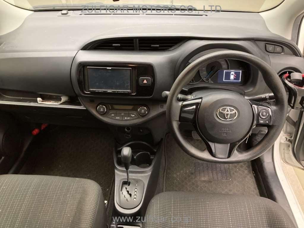 TOYOTA VITZ 2019 Image 6