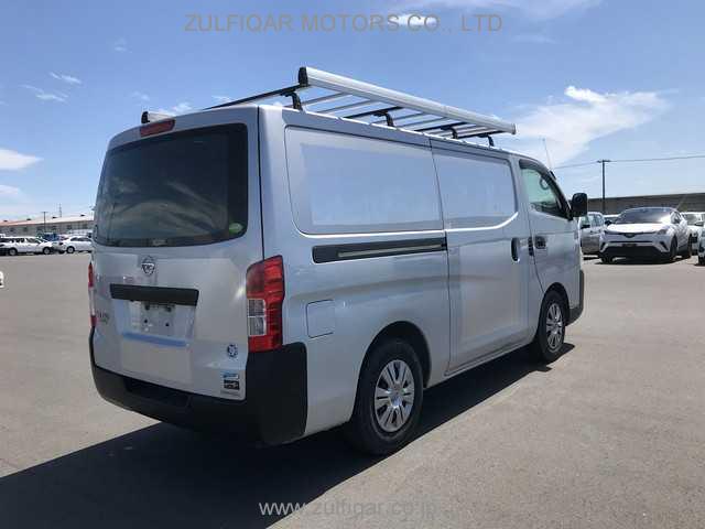 NISSAN NV350 CARAVAN 2015 Image 9