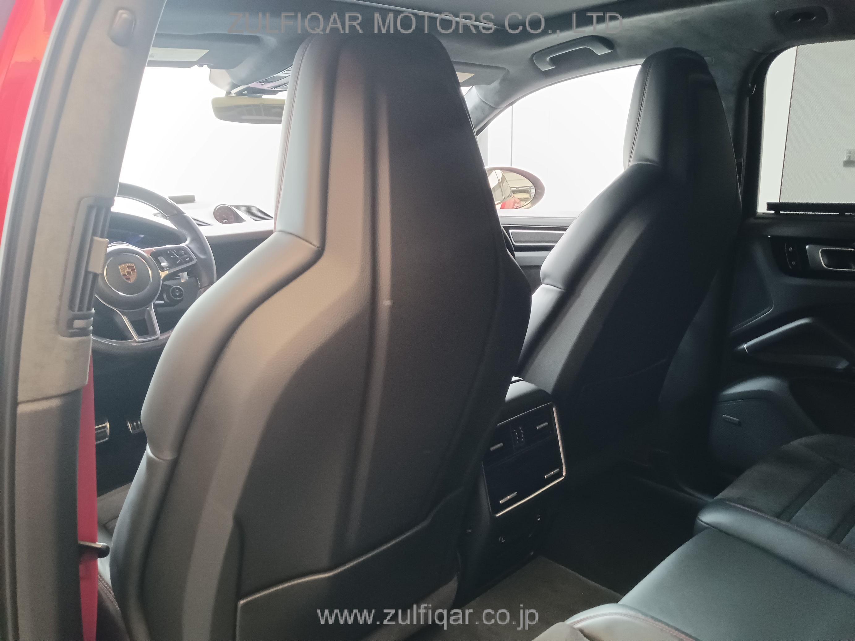 PORSCHE CAYENNE 2021 Image 37