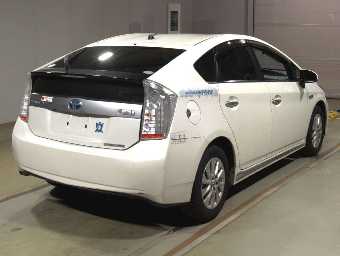 TOYOTA PRIUS PHV 2015 Image 2