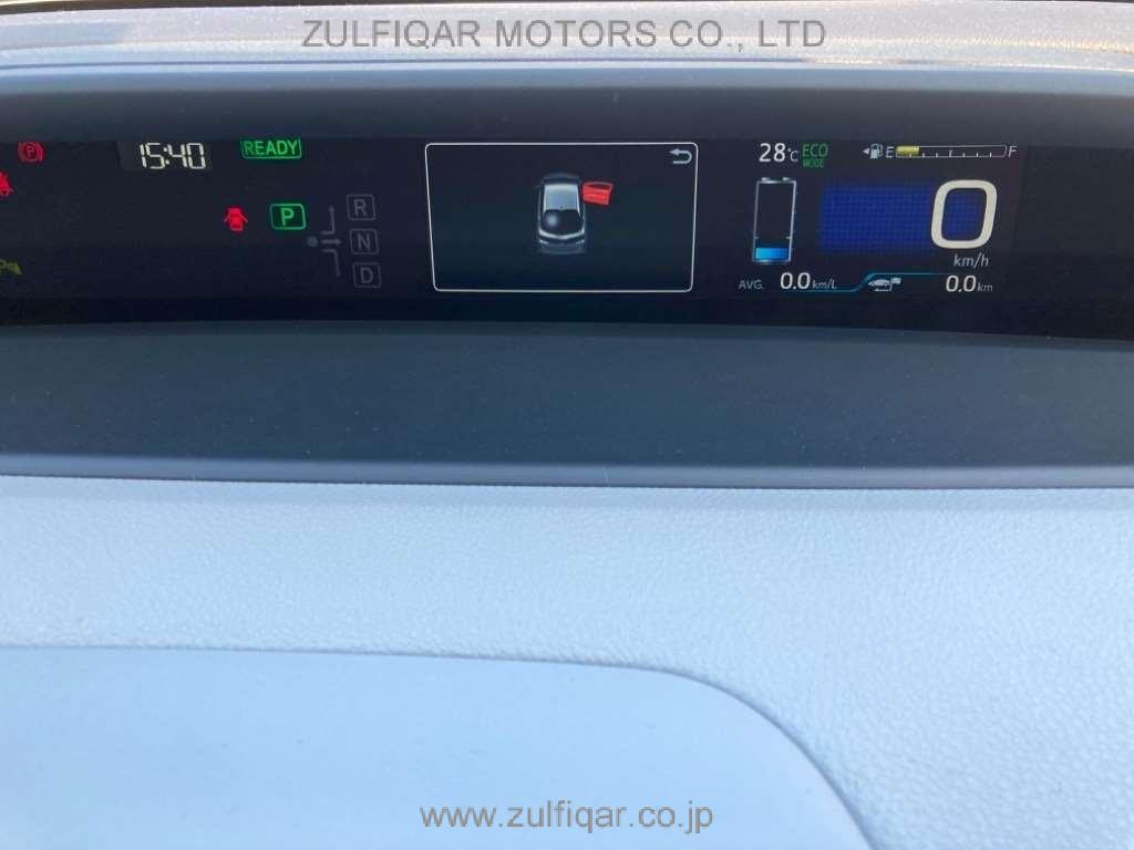 TOYOTA PRIUS PHV 2019 Image 7