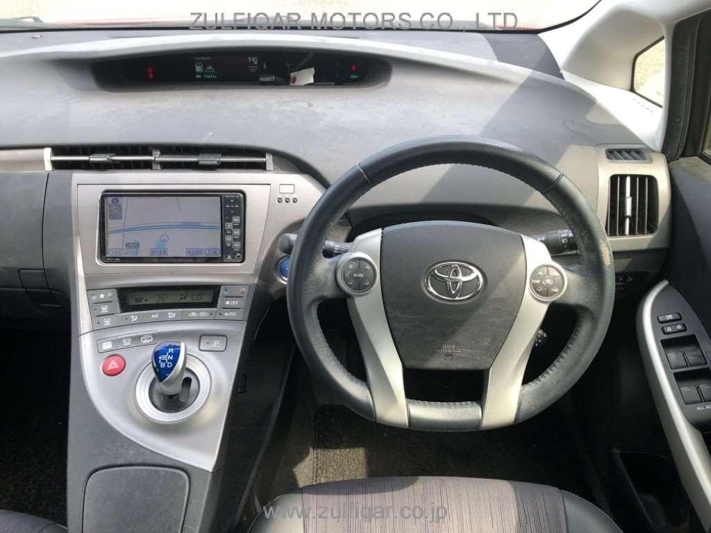 TOYOTA PRIUS PHV 2012 Image 6