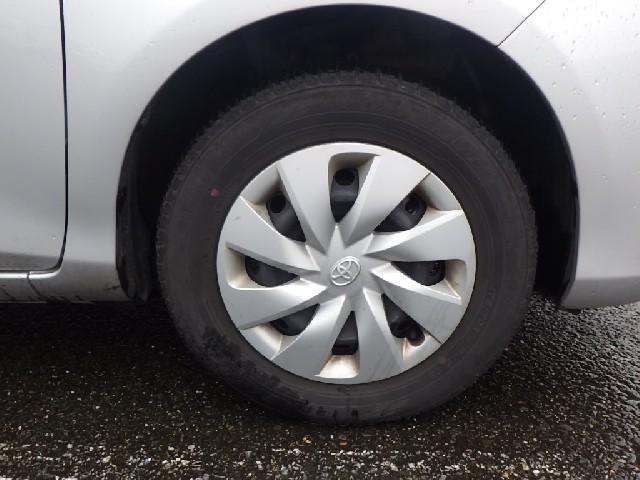 TOYOTA VITZ 2019 Image 19