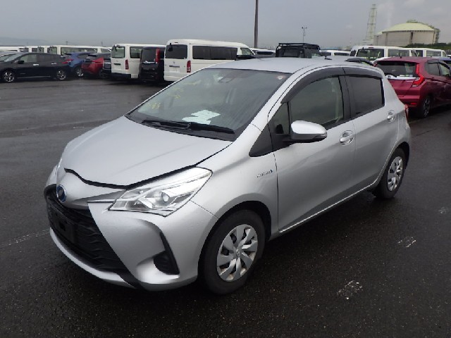 TOYOTA VITZ 2019 Image 23