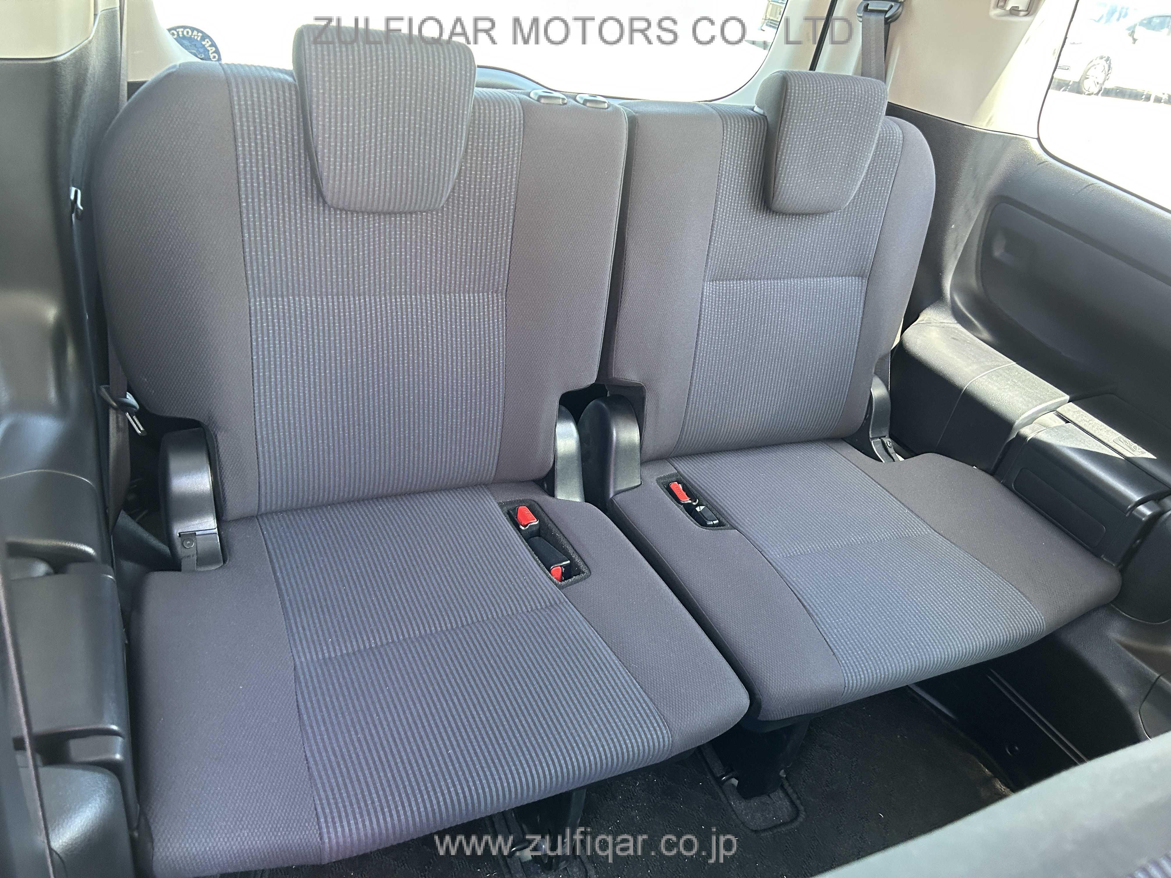 TOYOTA NOAH 2018 Image 23