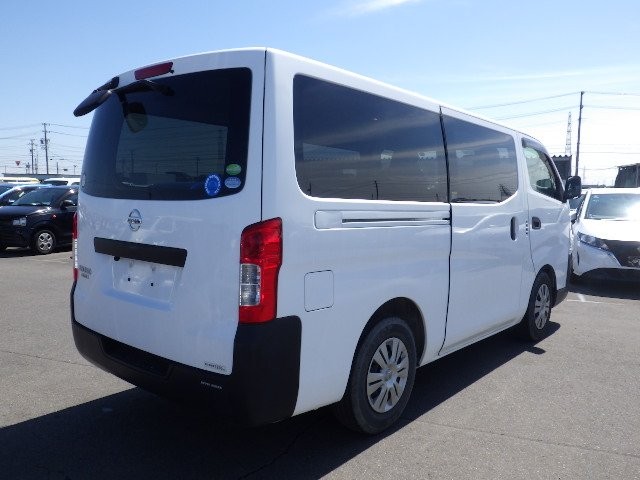 NISSAN NV350 CARAVAN 2019 Image 22
