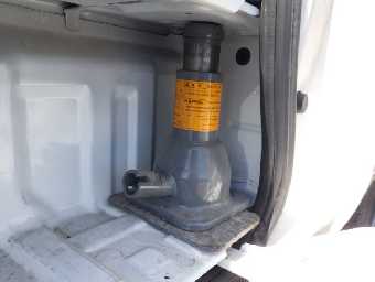 NISSAN NV350 CARAVAN 2019 Image 15