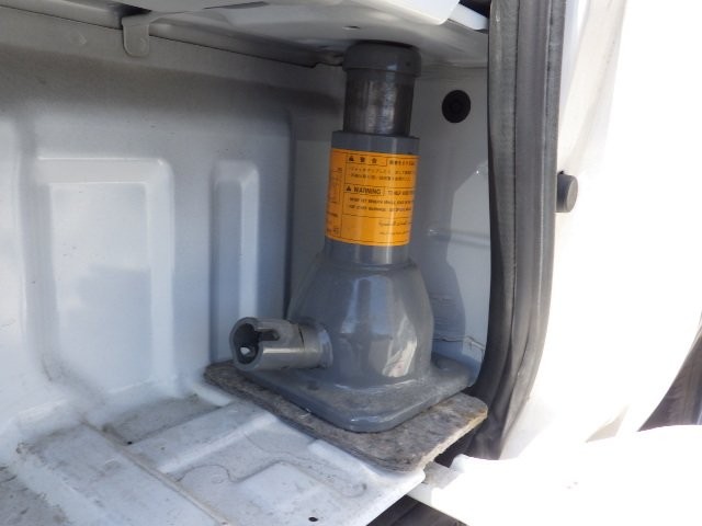 NISSAN NV350 CARAVAN 2019 Image 36