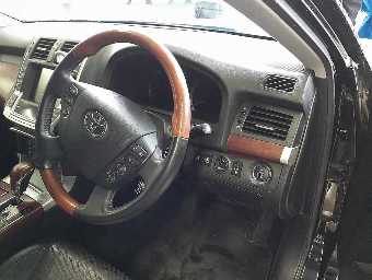 TOYOTA CROWN MAJESTA 2009 Image 7