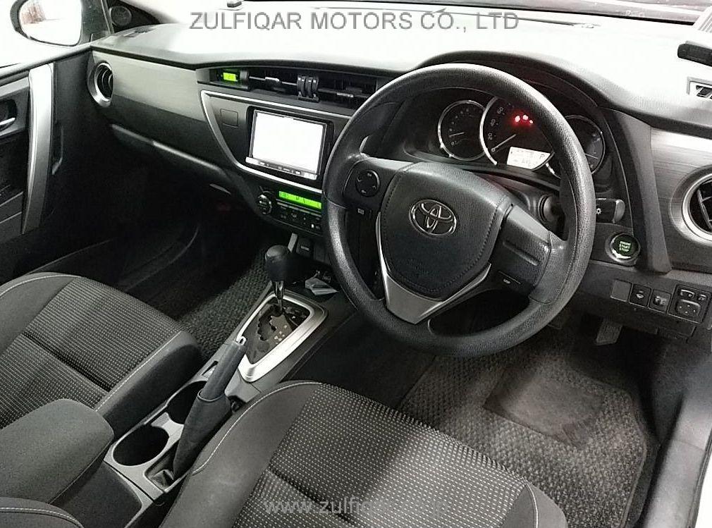 TOYOTA AURIS 2012 Image 3