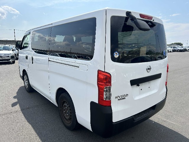 NISSAN NV350 CARAVAN 2019 Image 21