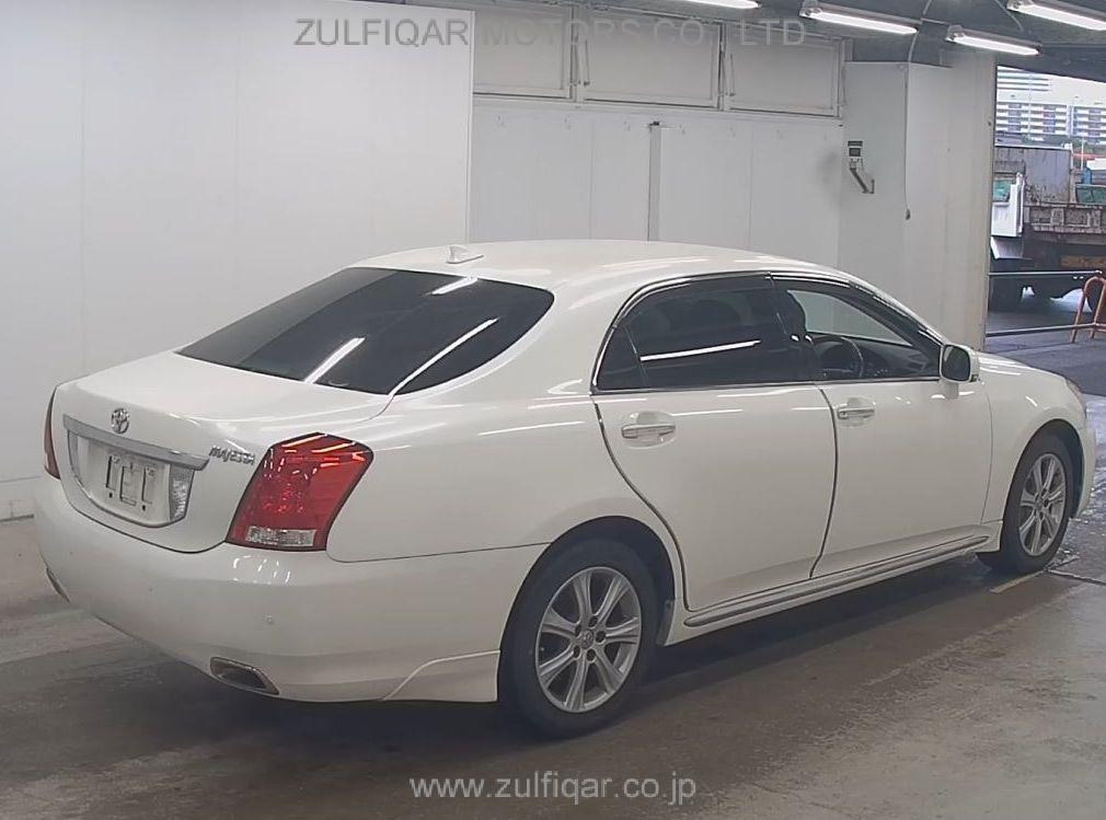 TOYOTA CROWN MAJESTA 2011 Image 5