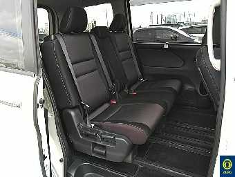NISSAN SERENA 2017 Image 8