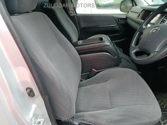 TOYOTA HIACE 2012 Image 11