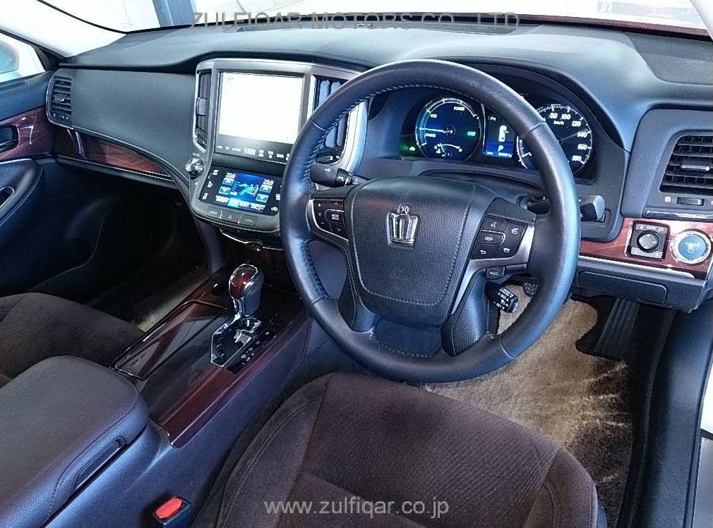 TOYOTA CROWN HYBRID 2015 Image 3