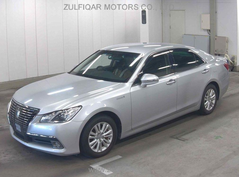 TOYOTA CROWN HYBRID 2015 Image 4