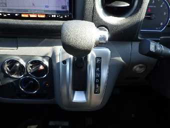 NISSAN NV350 CARAVAN 2017 Image 13