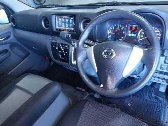 NISSAN NV350 CARAVAN 2017 Image 4