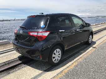 TOYOTA VITZ 2018 Image 12