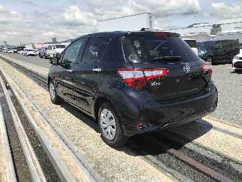 TOYOTA VITZ 2018 Image 13