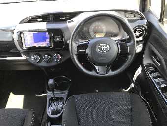 TOYOTA VITZ 2018 Image 14