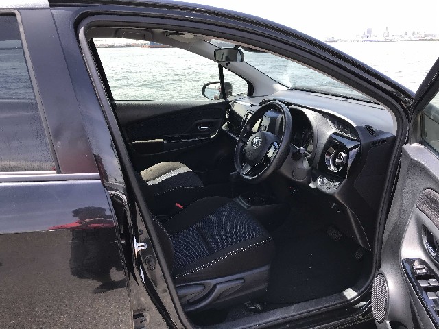 TOYOTA VITZ 2018 Image 21