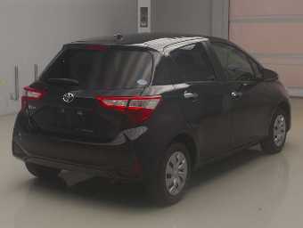 TOYOTA VITZ 2019 Image 2